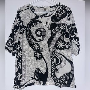 Women's Wahine Toa blouse black and white size small